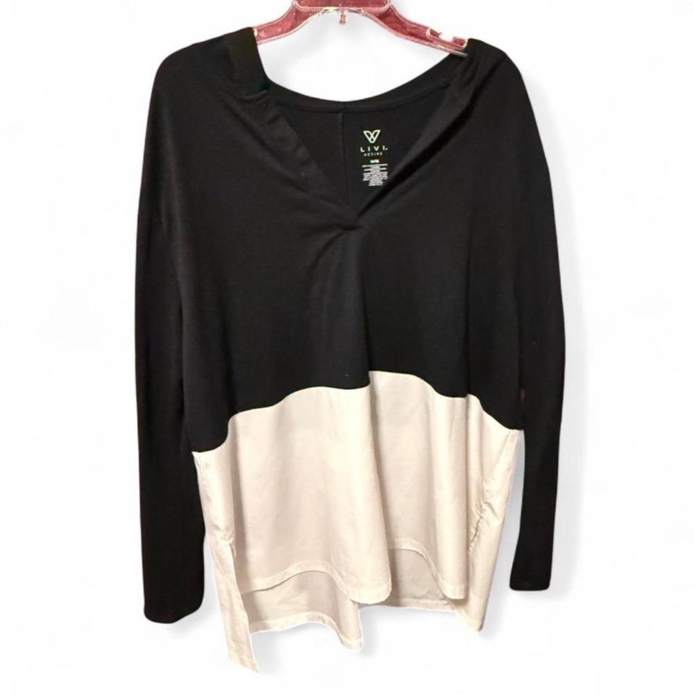 Livi Active Black and Cream Two-Tone V-Neck Pullover